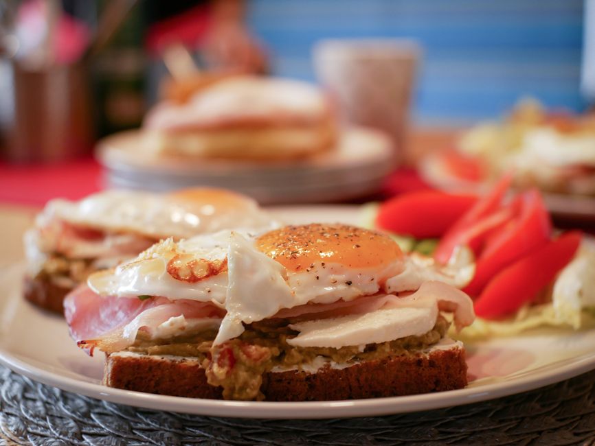 What Should I Eat for Breakfast, Lunch, and Dinner to Be Healthy?